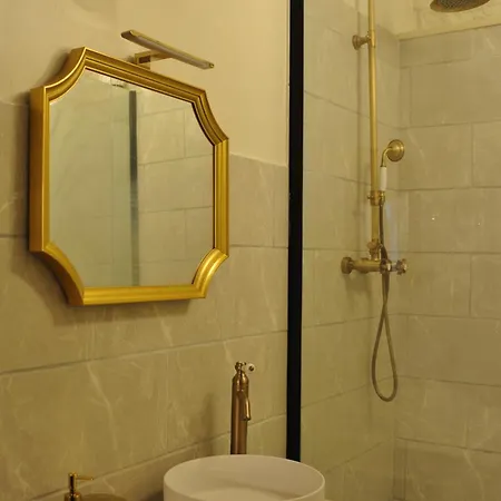 Lejlighed L'un Des Sens Châtel-Guyon